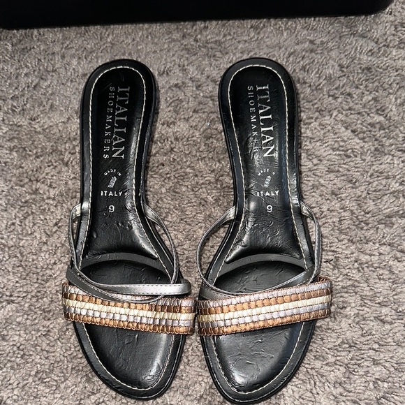 Italian Shoemakers Shoes - Italian Shoemakers Women's Silver and Gold Sandals